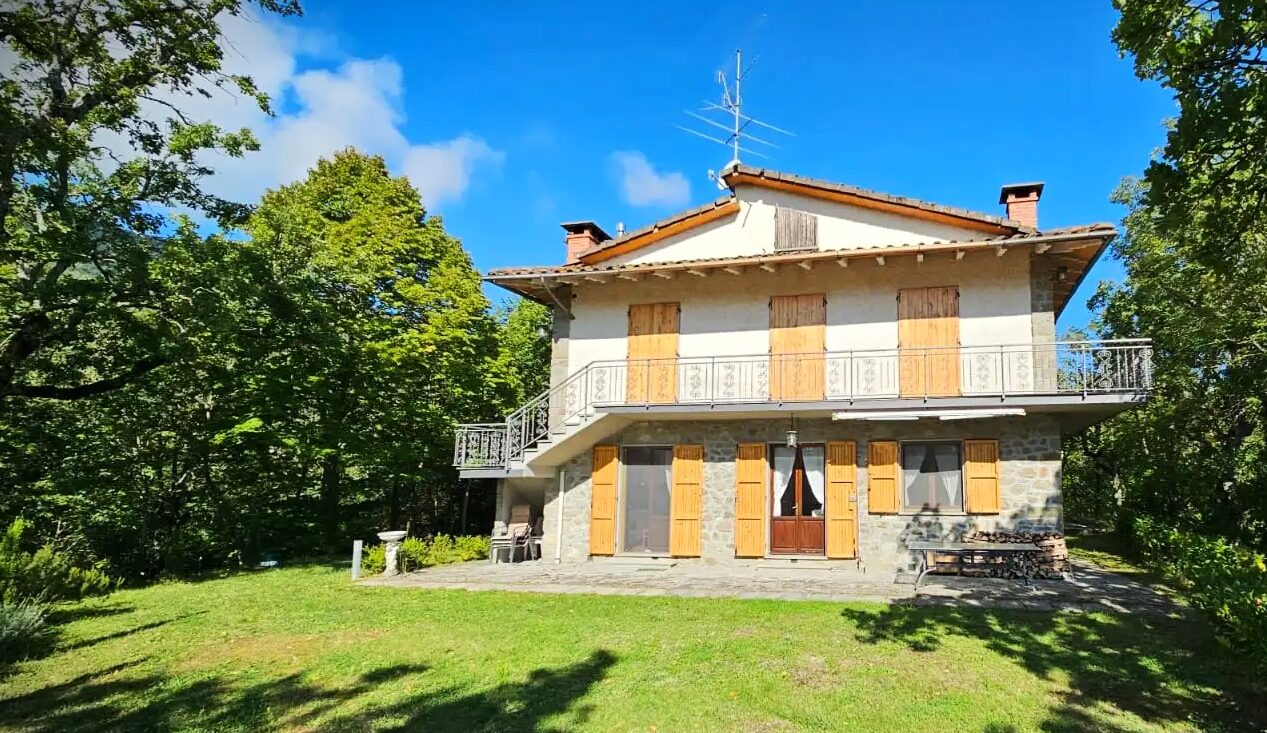 Simple, rustic home for sale in Italy, Tuscany